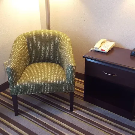Super 8 By Wyndham Waynesboro-3