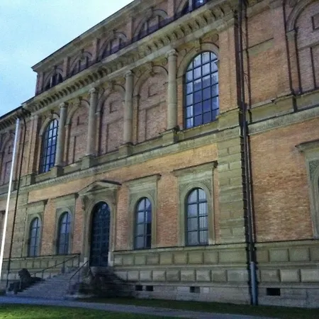 Hotel Hauser An Der Universitaet-3