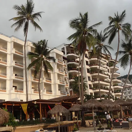 Emperador Vallarta Beachfront Hotel And Suites-3