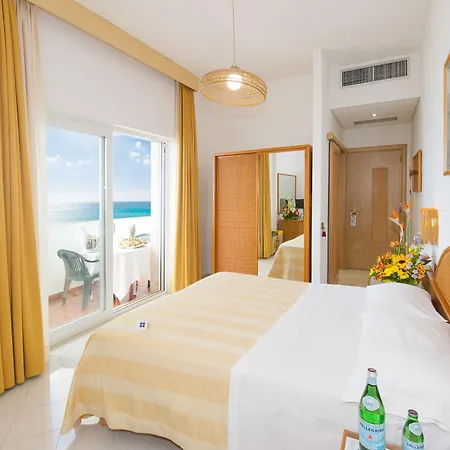 Ecoresort Le Sirene - Caroli Hotels-3