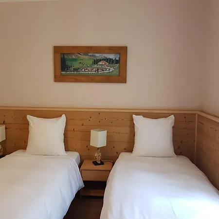 Hotel De Geneve-3
