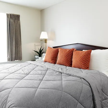 Intown Suites Extended Stay Raleigh Nc- Capital Blvd-3