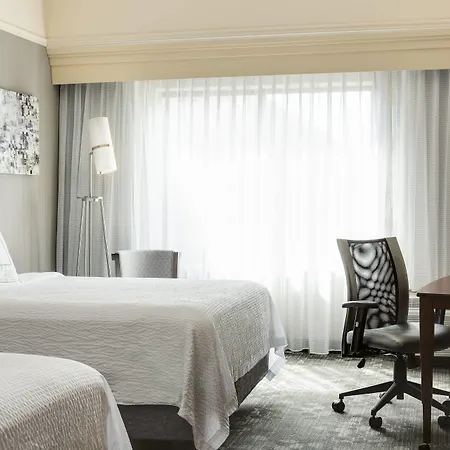 Courtyard By Marriott Columbia-3