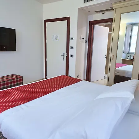 Hotel Centrale Best Western Signature Collection-3