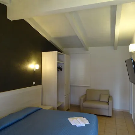 Villaggio Verde Cupra-3