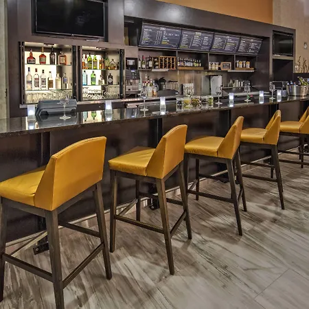 Courtyard By Marriott Kansas City Downtown/Convention Center-3