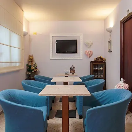 Hotel Airone B&B Camere e Appartamenti-2