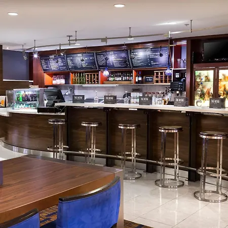 Courtyard By Marriott Columbia-2
