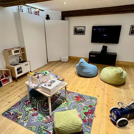 Spannort Family Home With Common Kitchen And Self Check-In-3