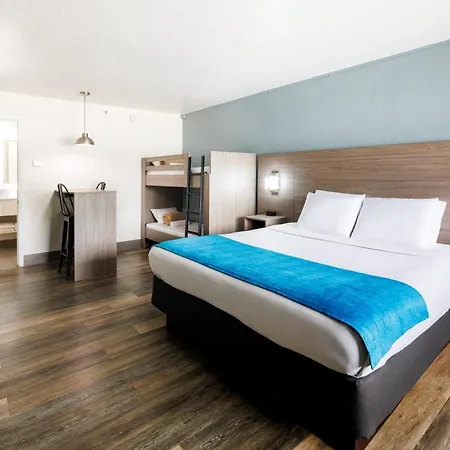 Coco Key Hotel & Water Park Resort-2