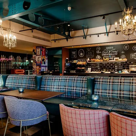 Motel One Edinburgh-Princes-2