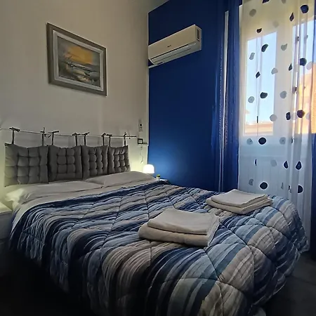 Adriatic Room 50 m dalla stazione Ferroviaria di Ciampino e dalla navetta aeroportuale-3