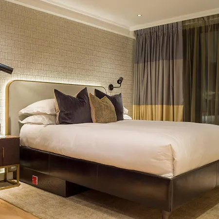 The Guardsman Hotel-2