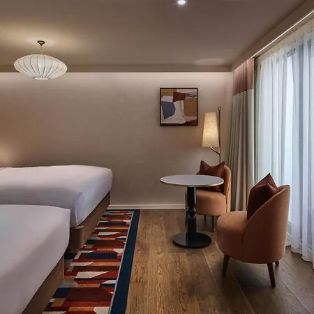 Doubletree By Hilton London - West End-2