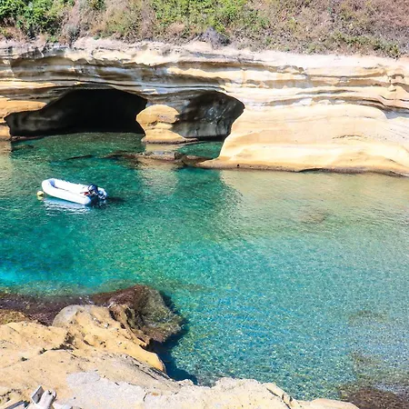 Baia delle Rocce Verdi Resort-3