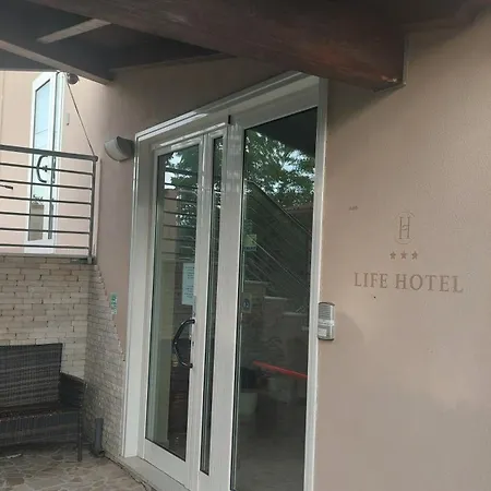 Life Hotel-2