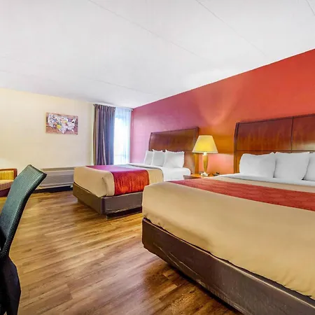 Econo Lodge Inn & Suites Brookings-3