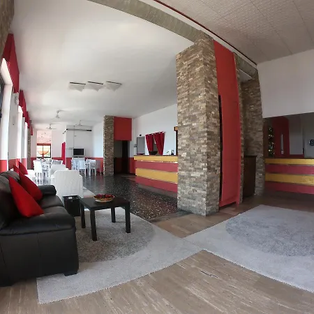 Hotel Monique-3