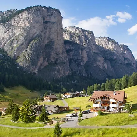 Garni Hotel Rosengarten B&B-2