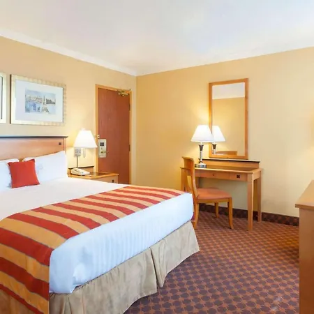 Howard Johnson By Wyndham Vancouver Downtown-3