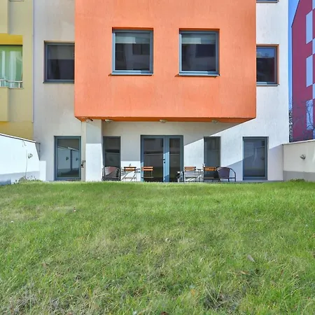 Easyhotel Sofia-2