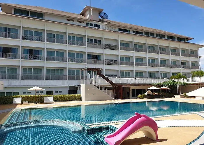Swan Lake Hotel Sattahip