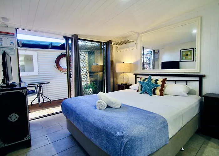 Hideaway Noosa Men Only Beach Resort