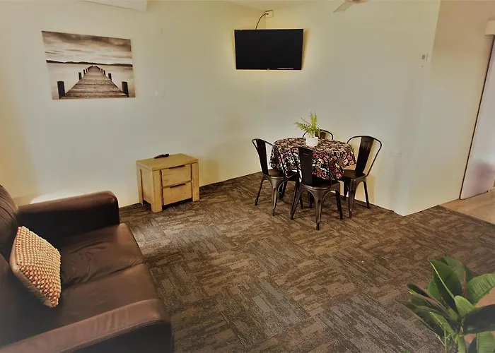 Ocean Paradise Studios & Apartments