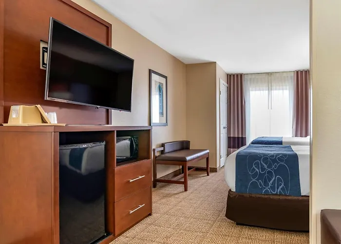 Comfort Suites Niceville Near Eglin Air Force Base