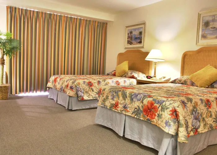 Castaways Resort And Suites