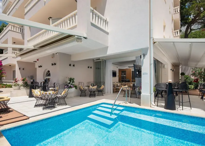 Aparthotel Flora