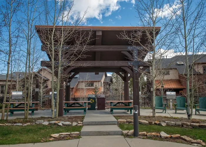 Grand Timber Lodge