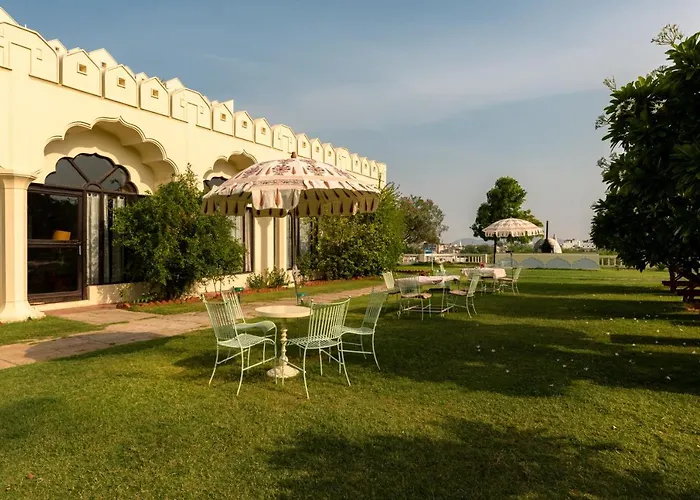 Gulaab Niwaas Palace