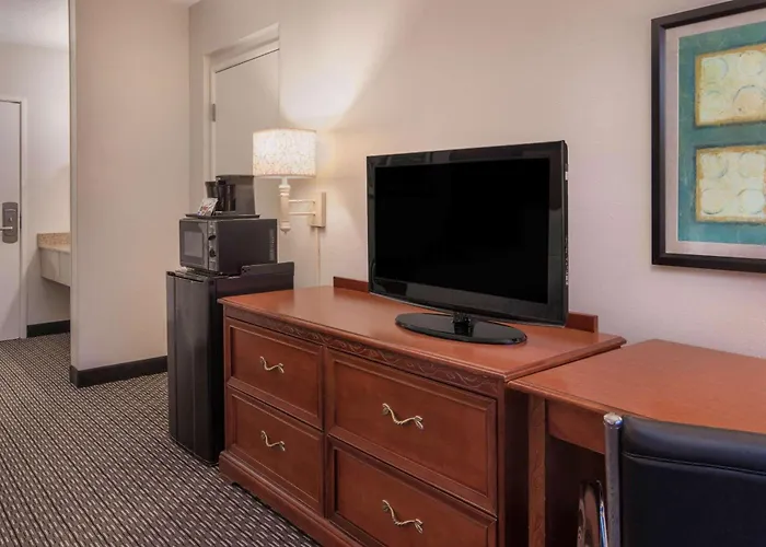 La Quinta By Wyndham Naples East