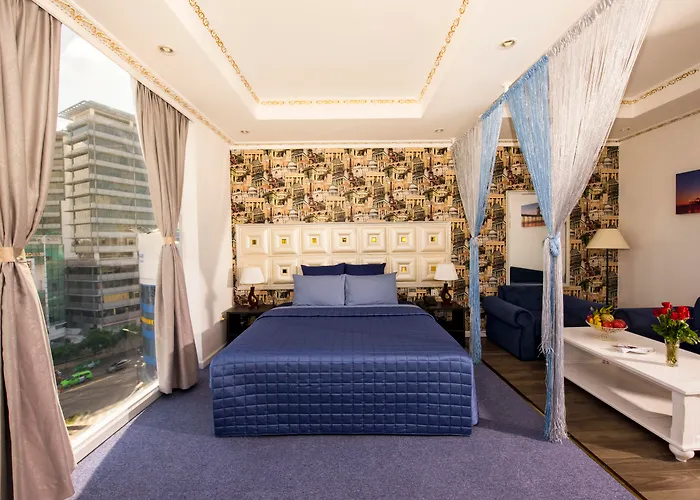 Golden Crown Hotel
