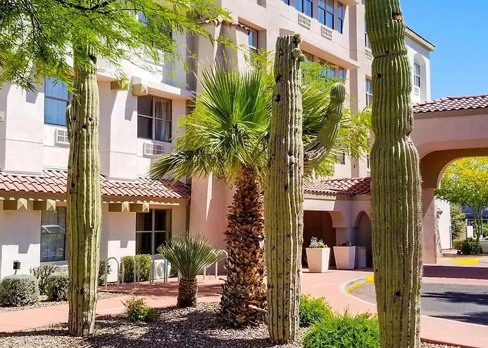 Comfort Inn & Suites Tempe Phoenix Sky Harbor Airport