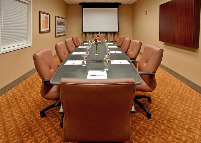 Holiday Inn Express Hotel & Suites Kansas City - Grandview By Ihg