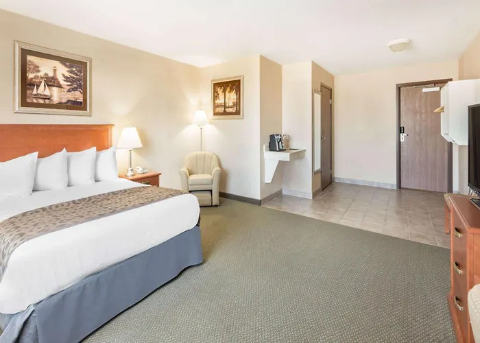 Ramada By Wyndham Clairmont/Grande Prairie