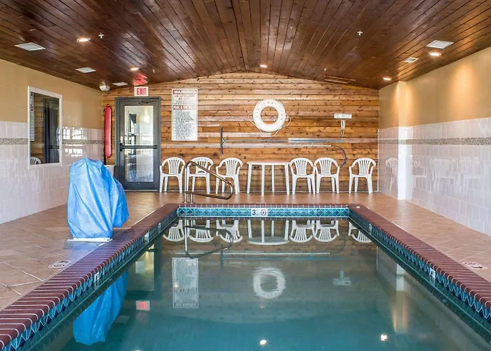 Rodeway Inn & Suites Near Okoboji Lake