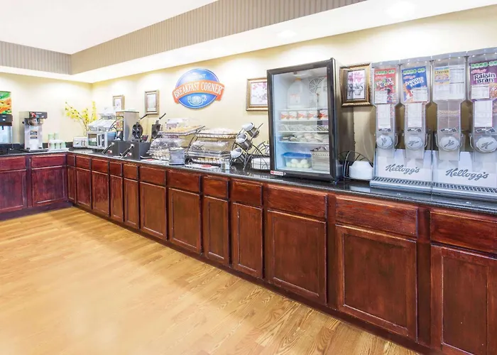 Baymont By Wyndham Muskegon