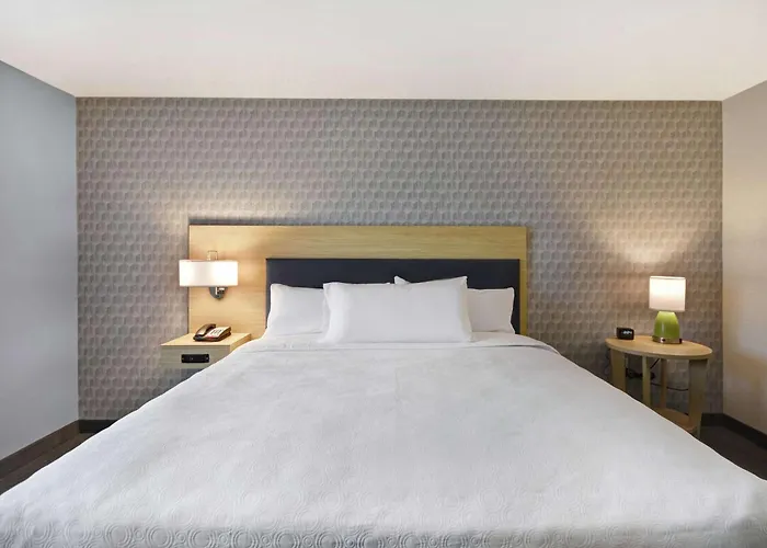 Home2 Suites By Hilton Grand Rapids North
