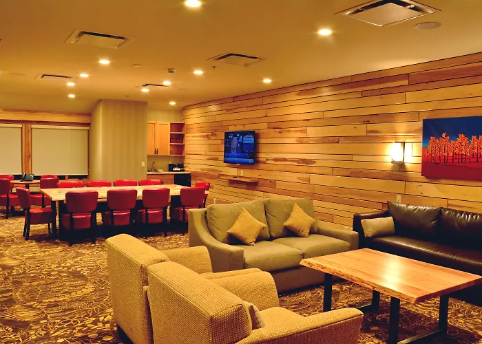 Moose Hotel And Suites