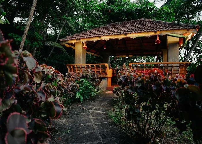 Club 7 Beach Resort