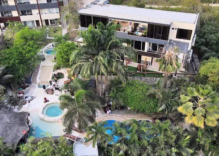 Me Hotel & Villas - Montanita Estates