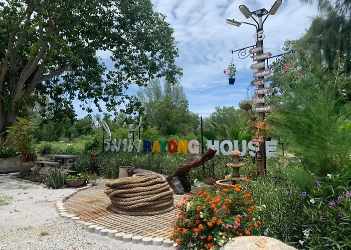 Rayonghouse Resort