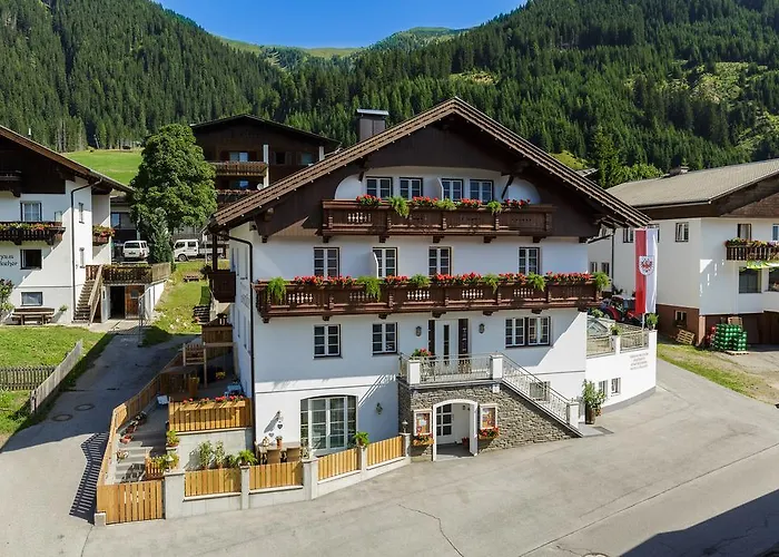Apartments Gannerhof - 3 Stars Obertilliach