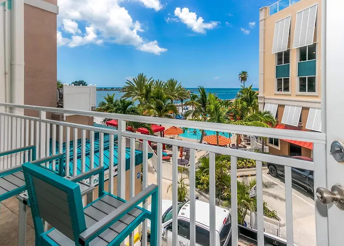 Dolphin Sands Clearwater Beach, An Ascend Collection Hotel