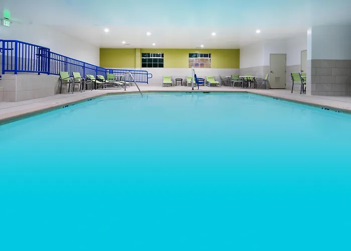 Holiday Inn Express & Suites Watsonville By Ihg
