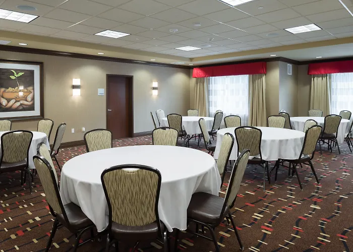 Holiday Inn Express Klamath - Redwood Ntl Pk Area By Ihg