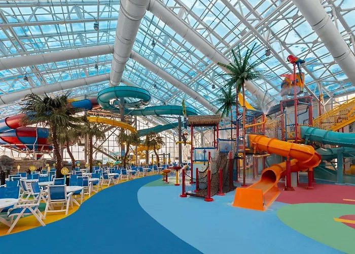 La Quinta Inn And Suites By Wyndham At Watiki Waterpark